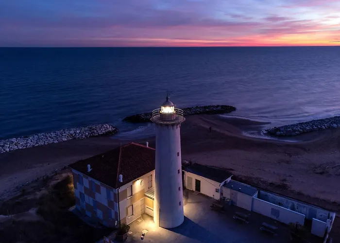 Comfy Flat With Terrace Next To The *