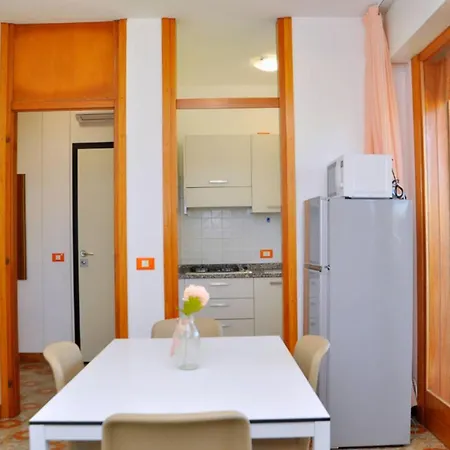 Apartment Comfy Flat With Terrace Next To The Bibione